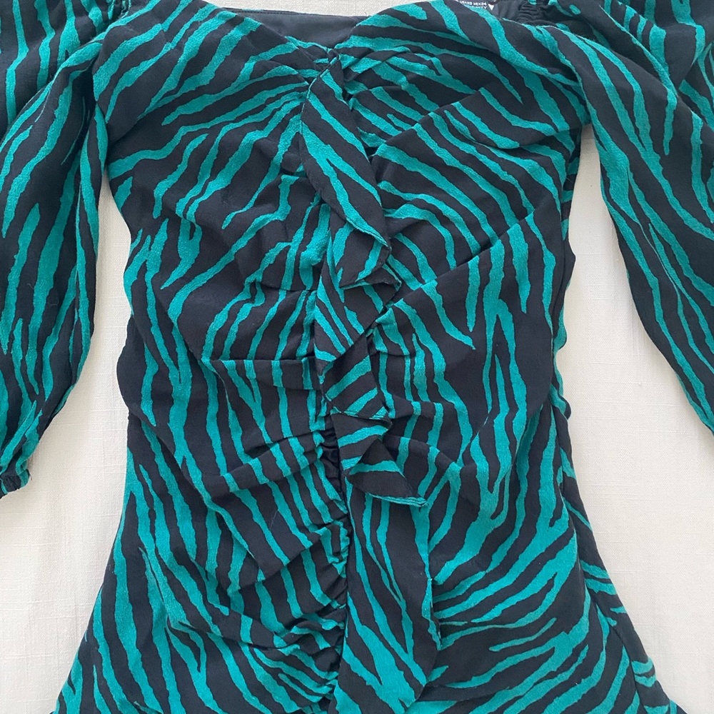 Green Zebra-Print Puff Sleeve Mini Dress - Picture 7 of 10